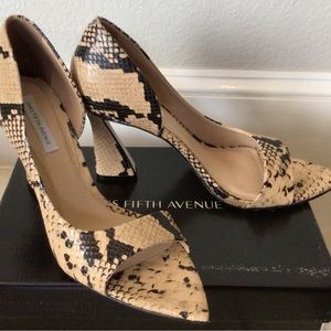 Saks Fifth Avenue high heeled shoes, NWT.